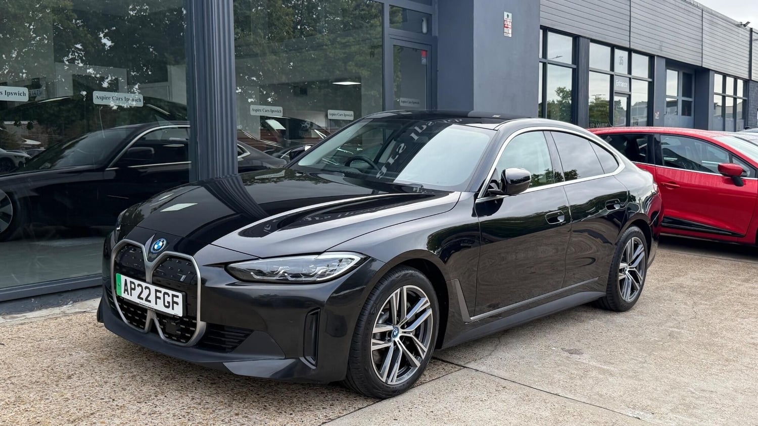 [ berth ]BMW i4
