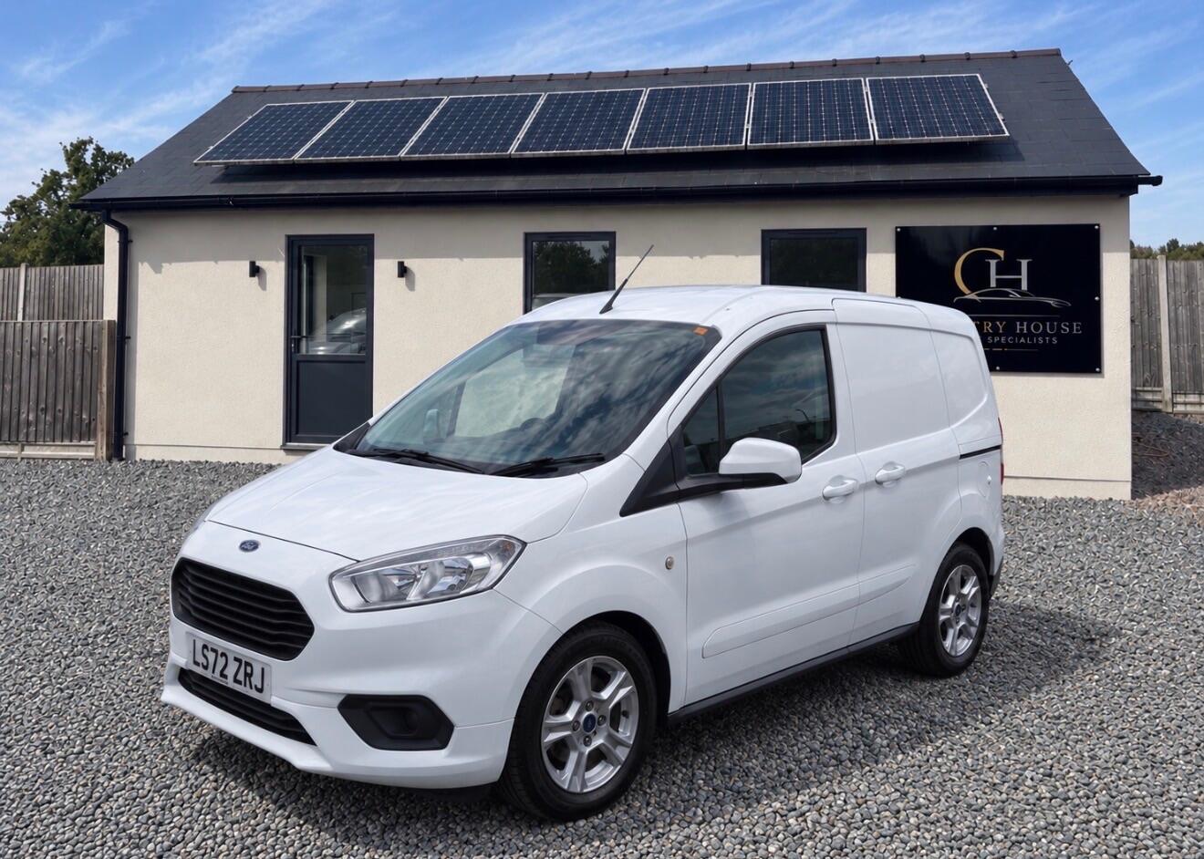 Ford Transit Courier 2022 - Vans & Commercial Vehicles in Sittingbourne