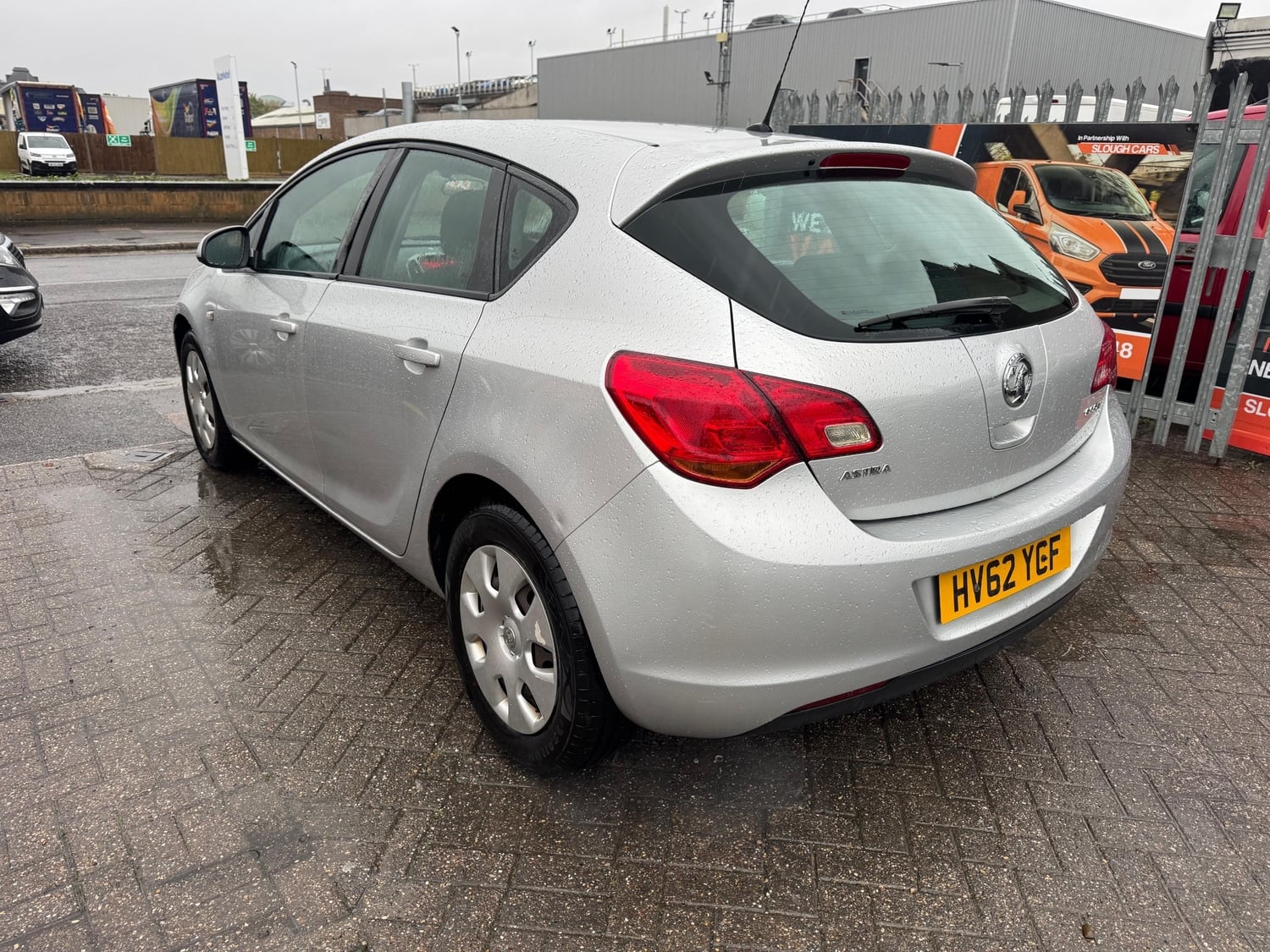 [ berth ]Vauxhall Astra