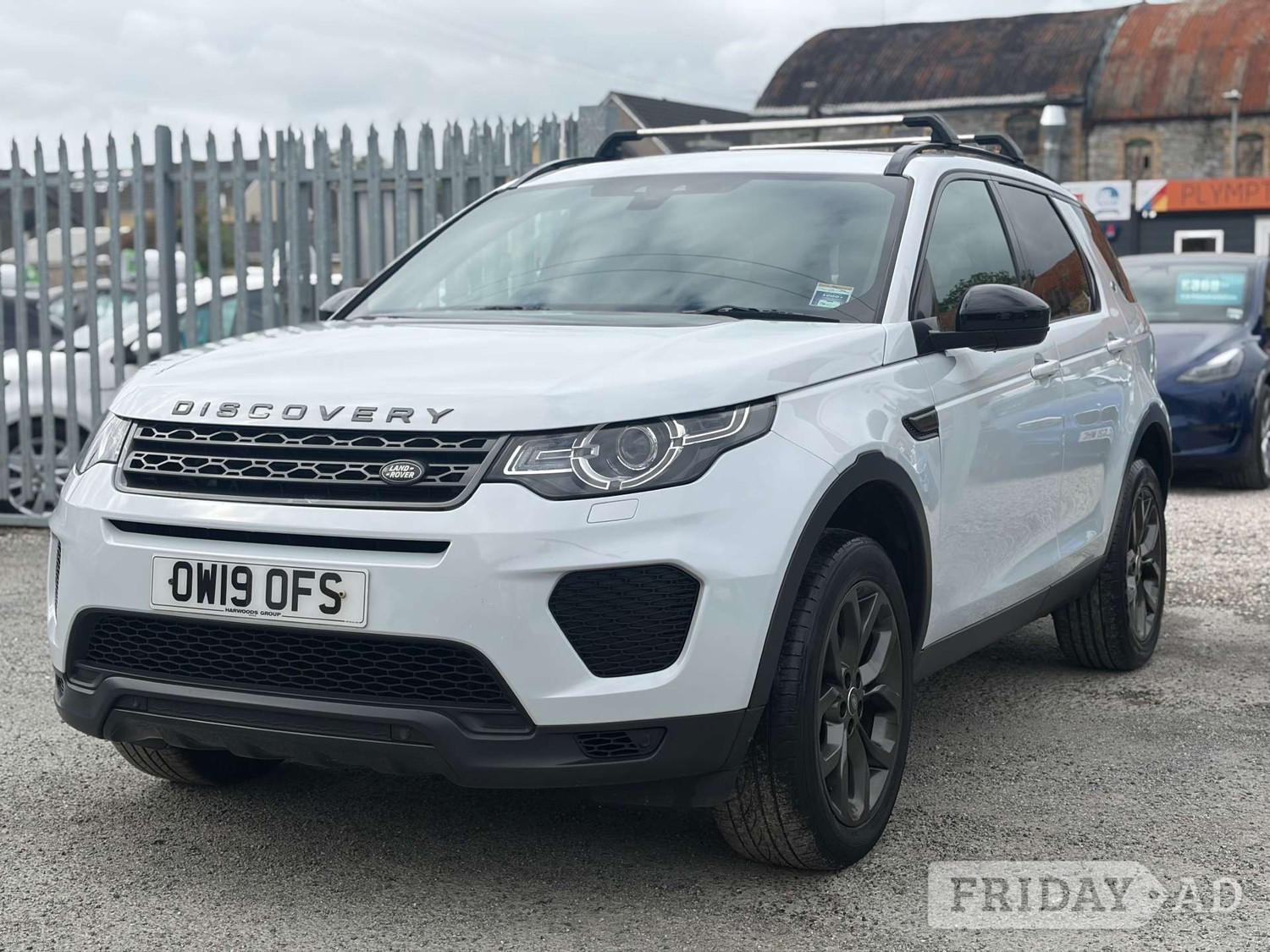 [ berth ]Land Rover Discovery Sport
