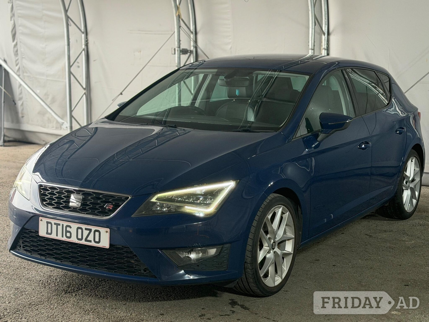 [ berth ]SEAT Leon