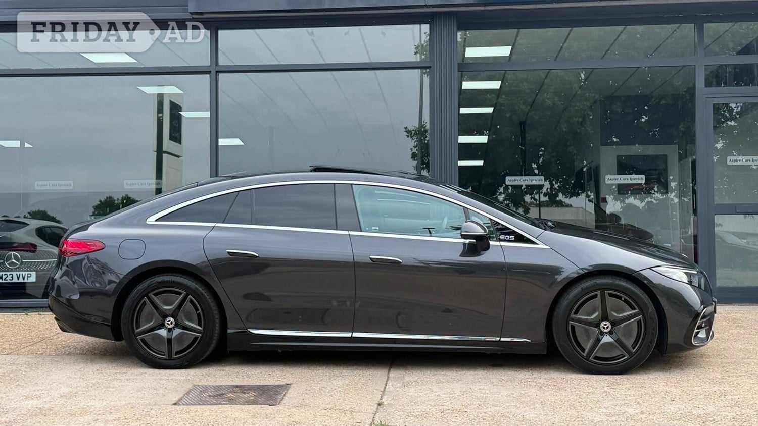 [ berth ]Mercedes-Benz EQS