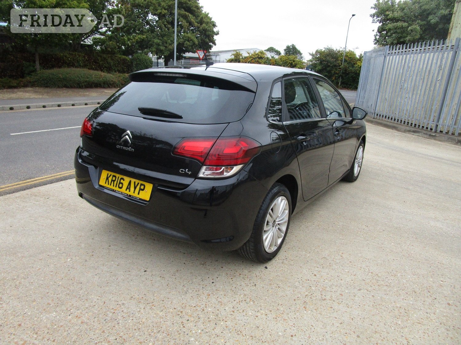 Citroen C4 2016 - Cars in Portsmouth