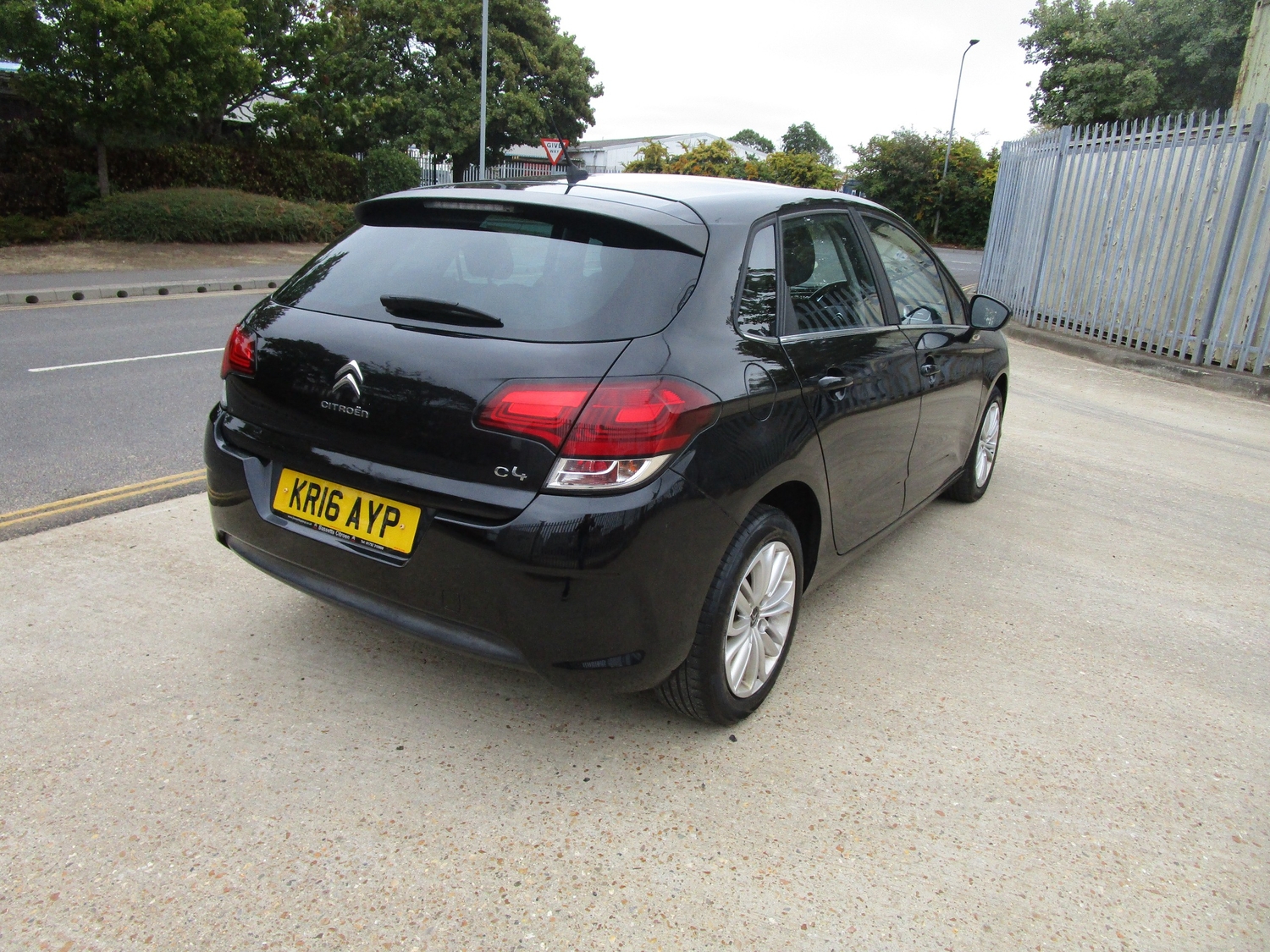 Citroen C4 2016 - Cars in Portsmouth