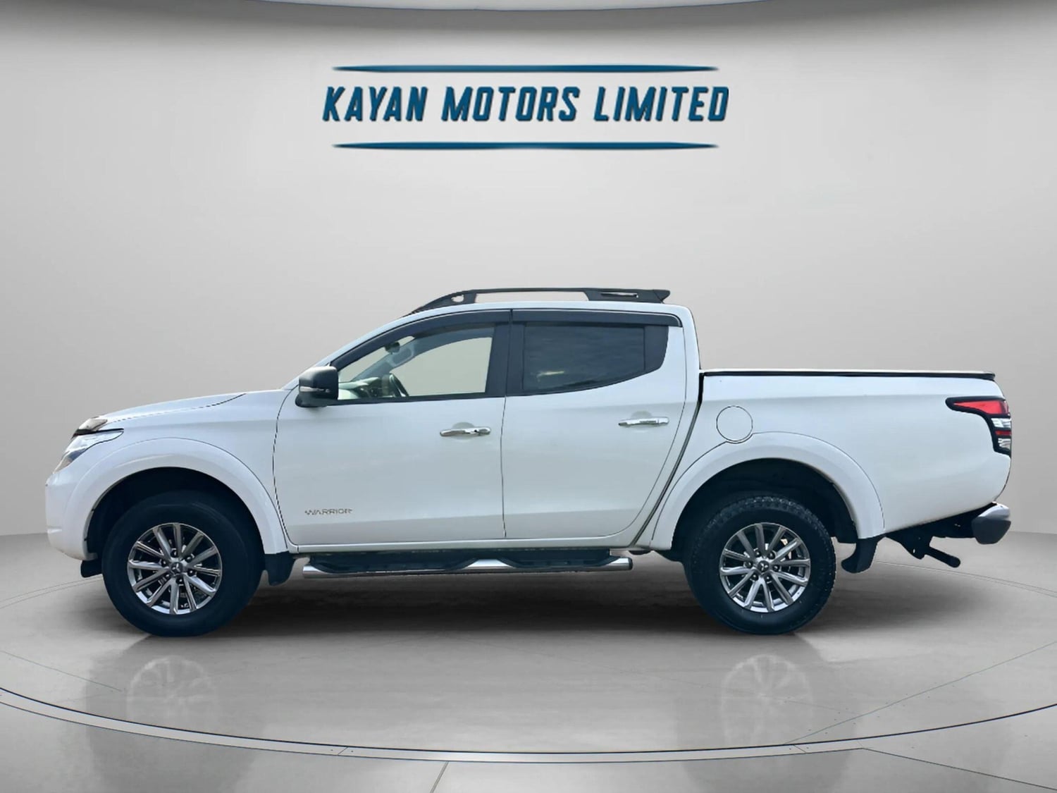 Mitsubishi L200 2016 - Vans & Commercial Vehicles in Kensington