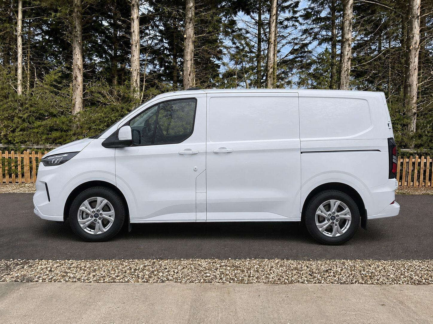 [ berth ]Ford Transit Custom