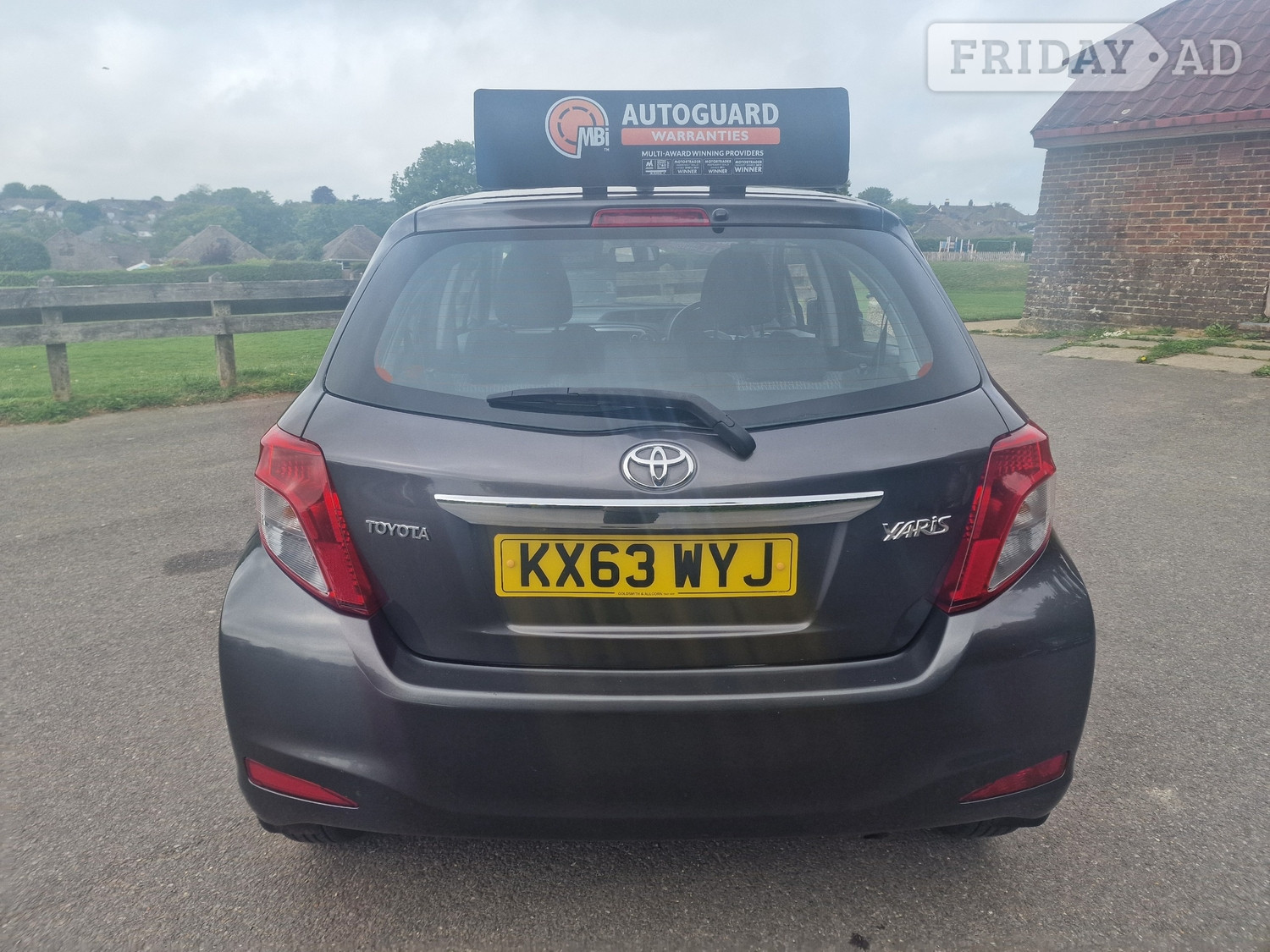 Toyota Yaris 2013 - Cars