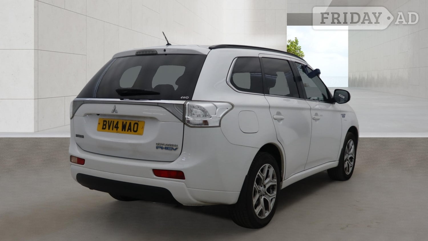 Mitsubishi Outlander 2014 - Cars in Hemel Hempstead