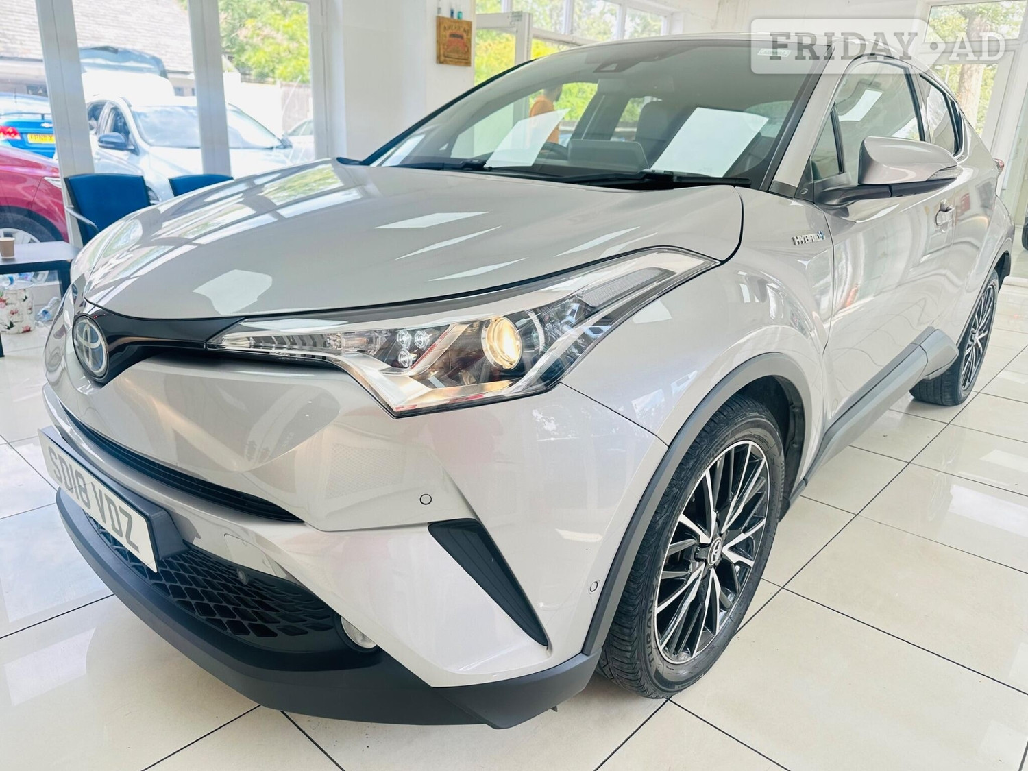 Toyota C-HR 2018 - Cars
