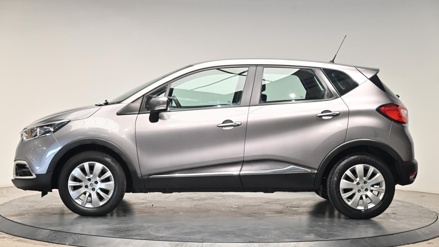 [ berth ]Renault Captur