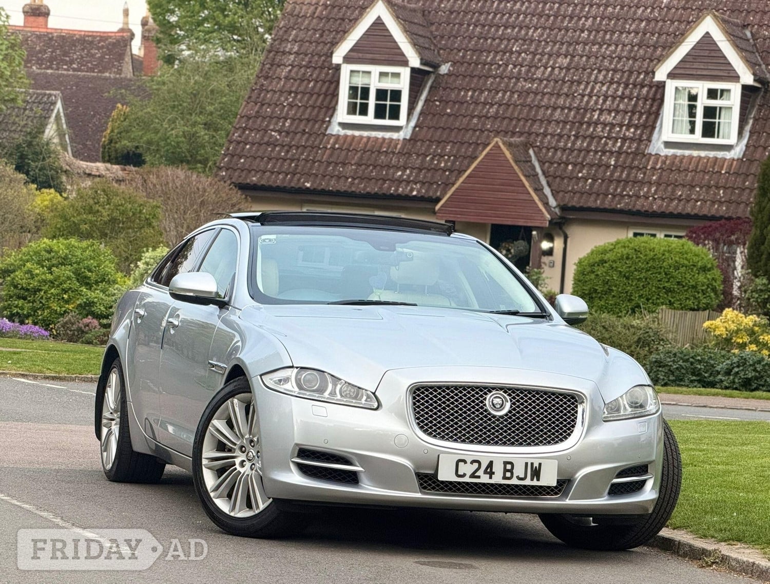 Jaguar XJ 2013 in Bedford
