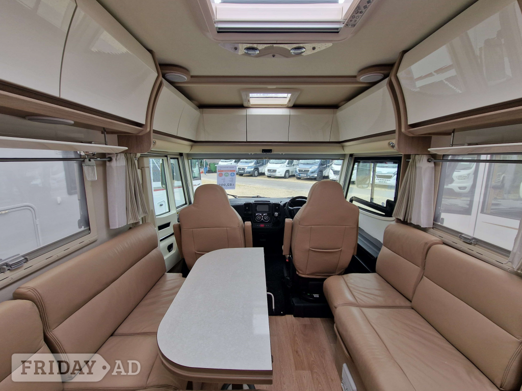 [6 berth ]Rapido Distinction i190