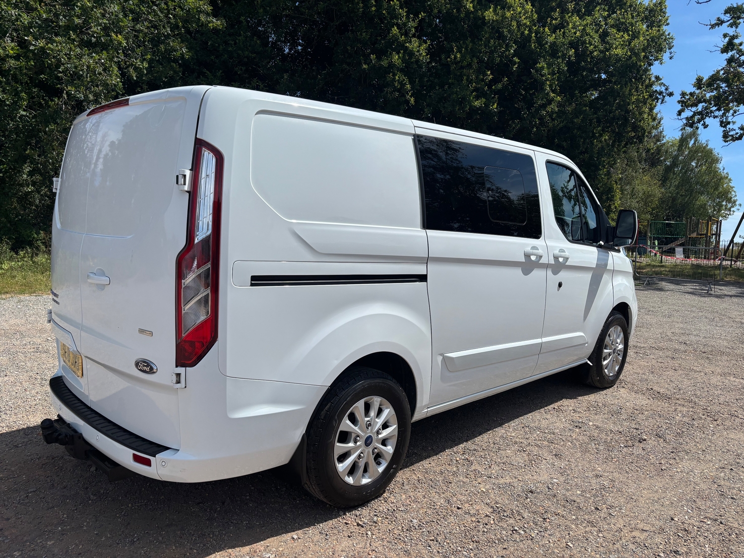 [ berth ]Ford Transit Custom