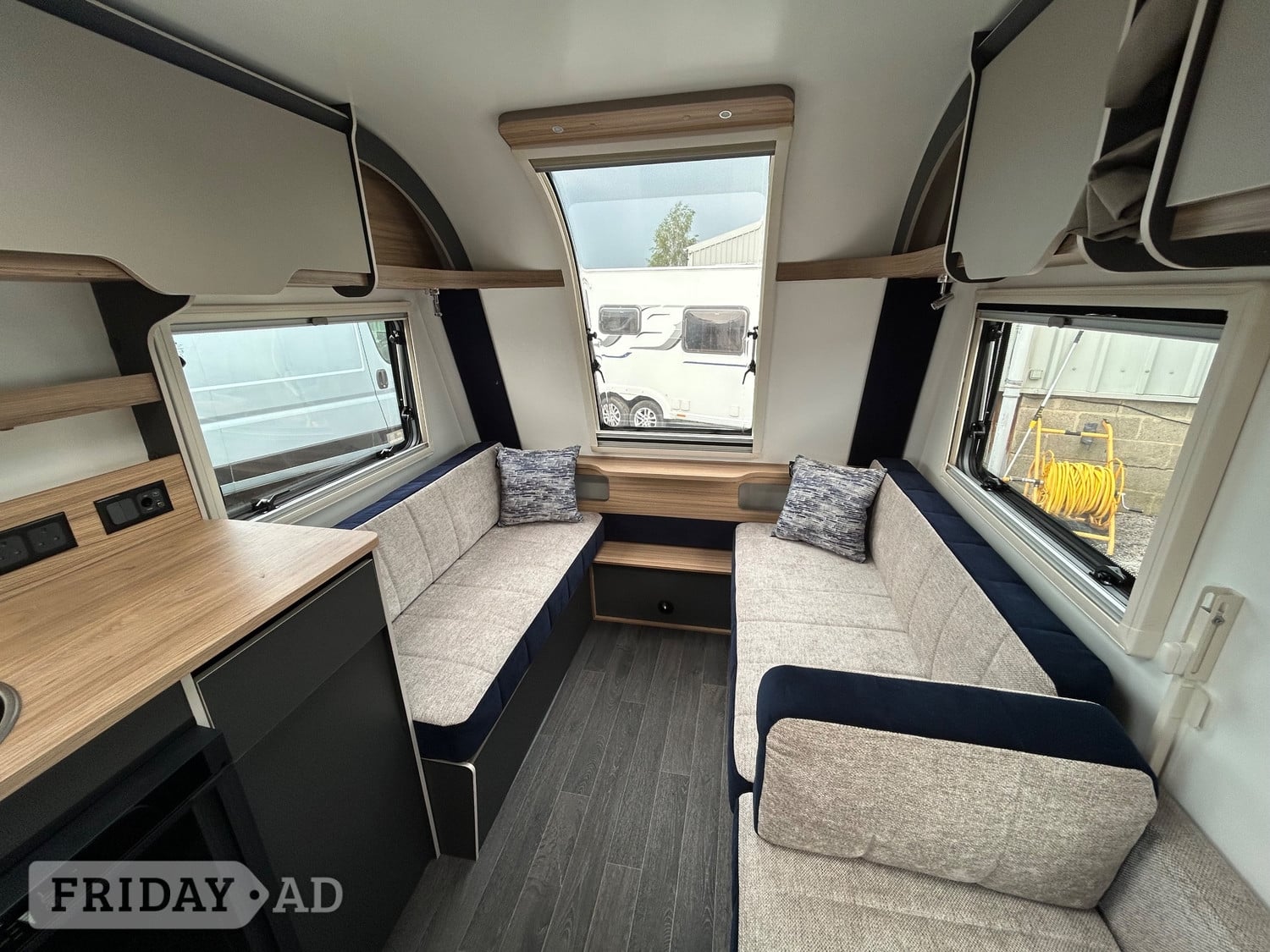 [ berth ]Bailey Discovery D4-DL