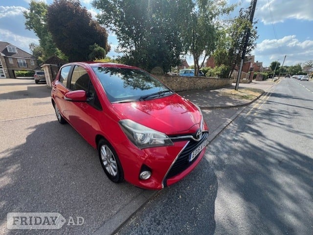 Toyota Yaris 2015 in Broxbourne