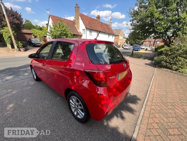 Toyota Yaris 2015 - Cars