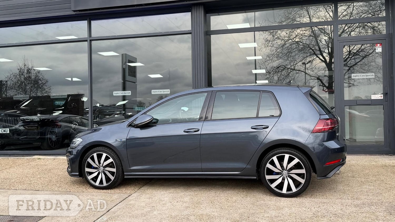 Volkswagen Golf 2020 - Cars