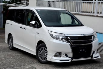 Toyota Esquire 2015