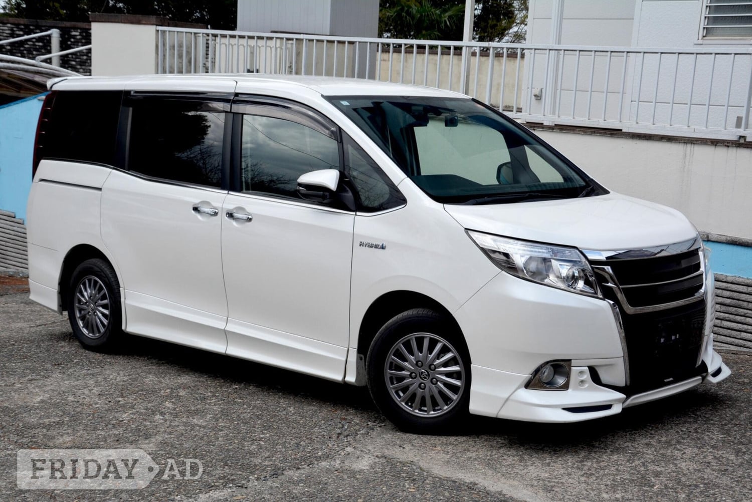 Toyota Esquire 2015 - Cars