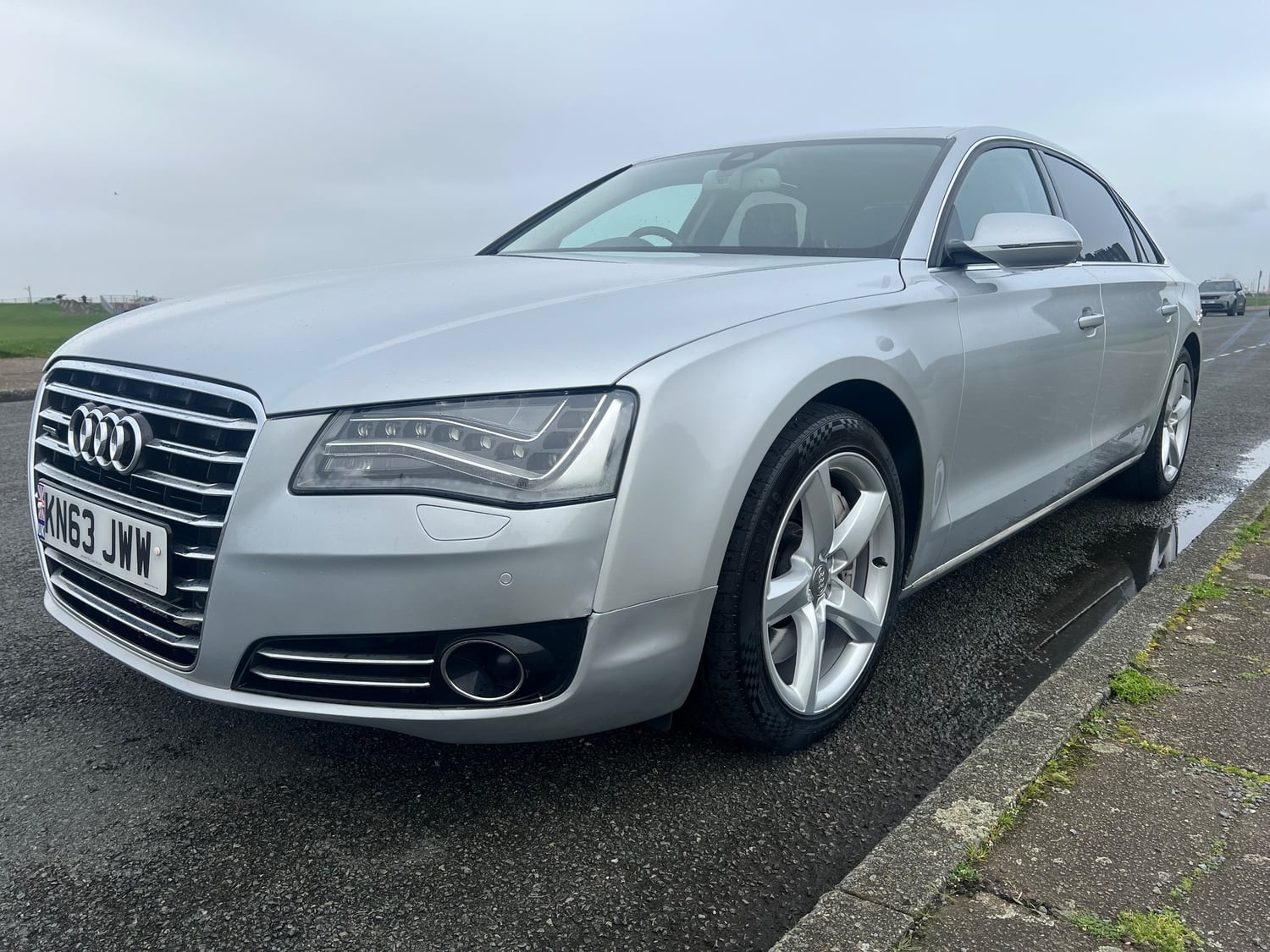 [ berth ]Audi A8
