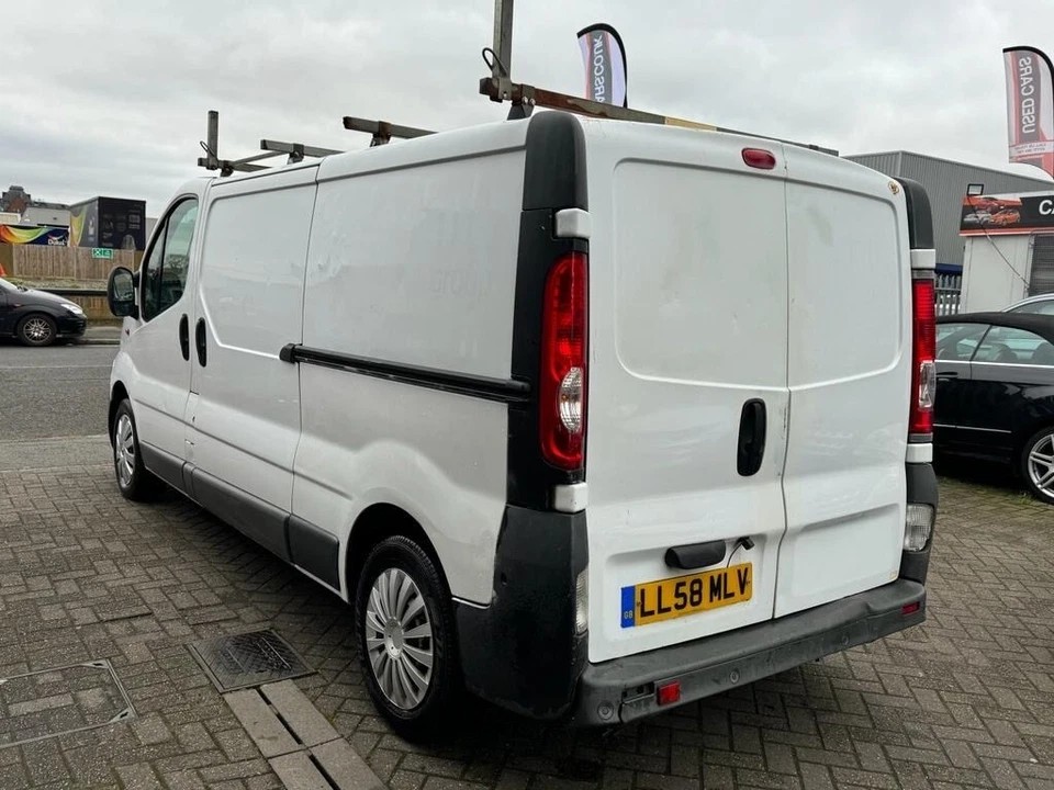 [ berth ]Vauxhall Vivaro
