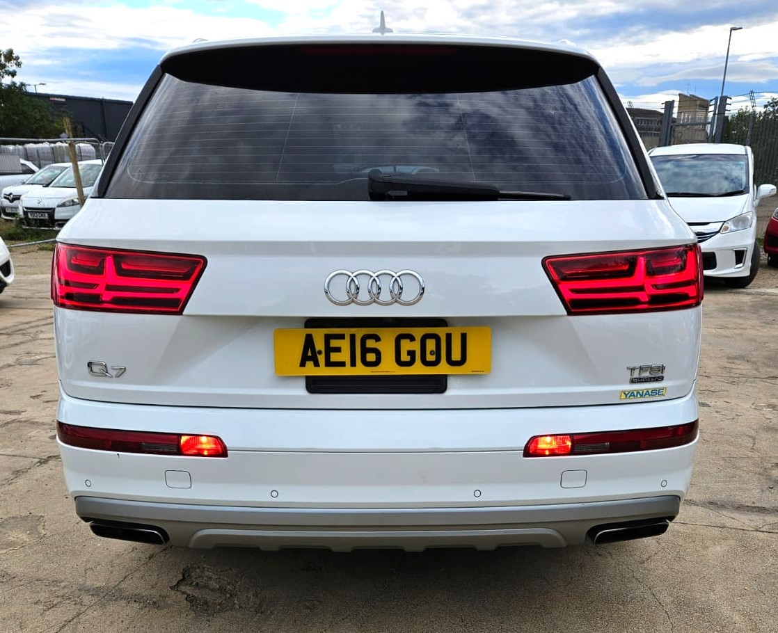 Audi Q7 2016 - Cars