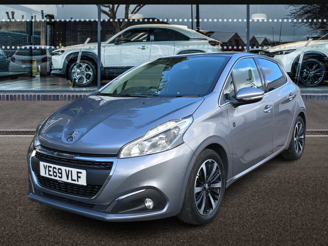 [ berth ]Peugeot 208