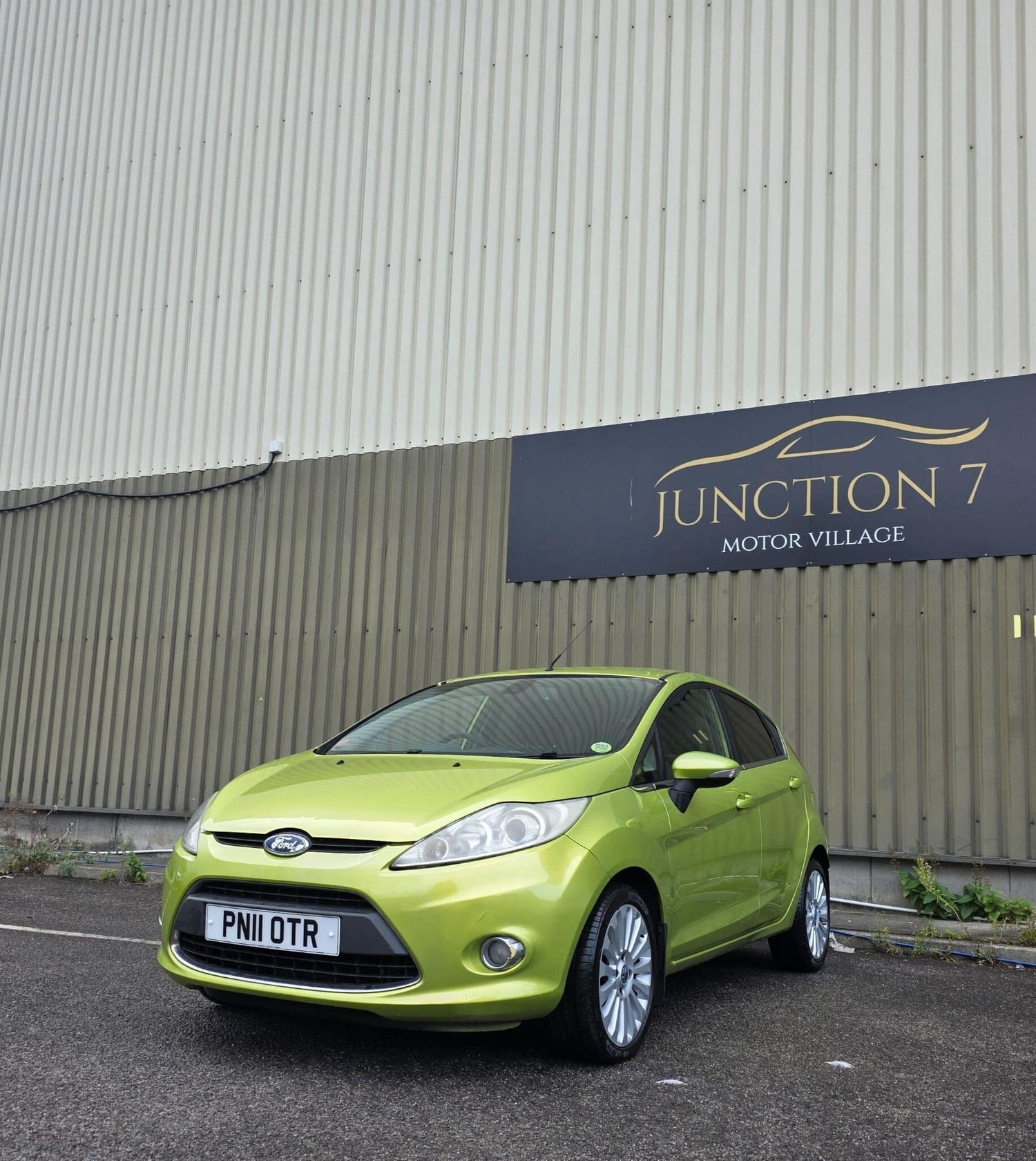 [ berth ]Ford Fiesta