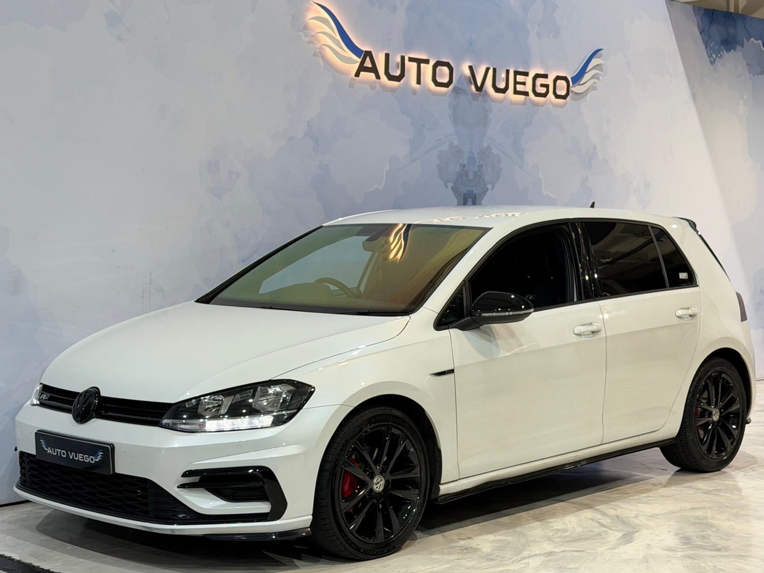 Volkswagen Golf 2019 - Cars in Uxbridge