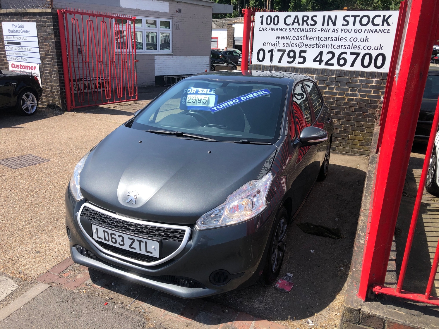 [ berth ]Peugeot 208
