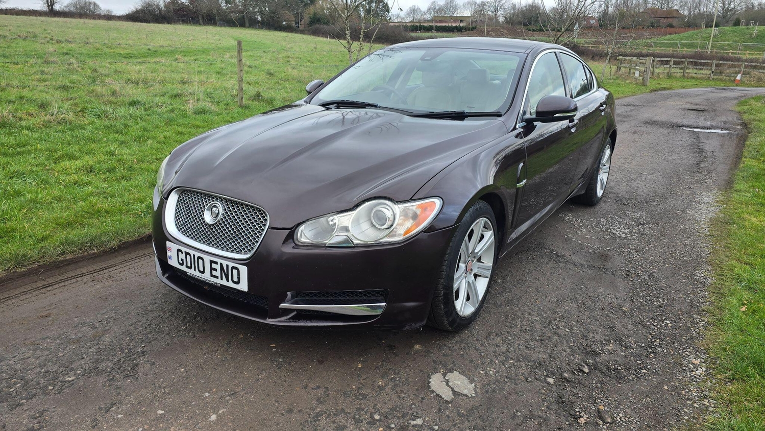 Jaguar XF 2010 - Cars in Southampton