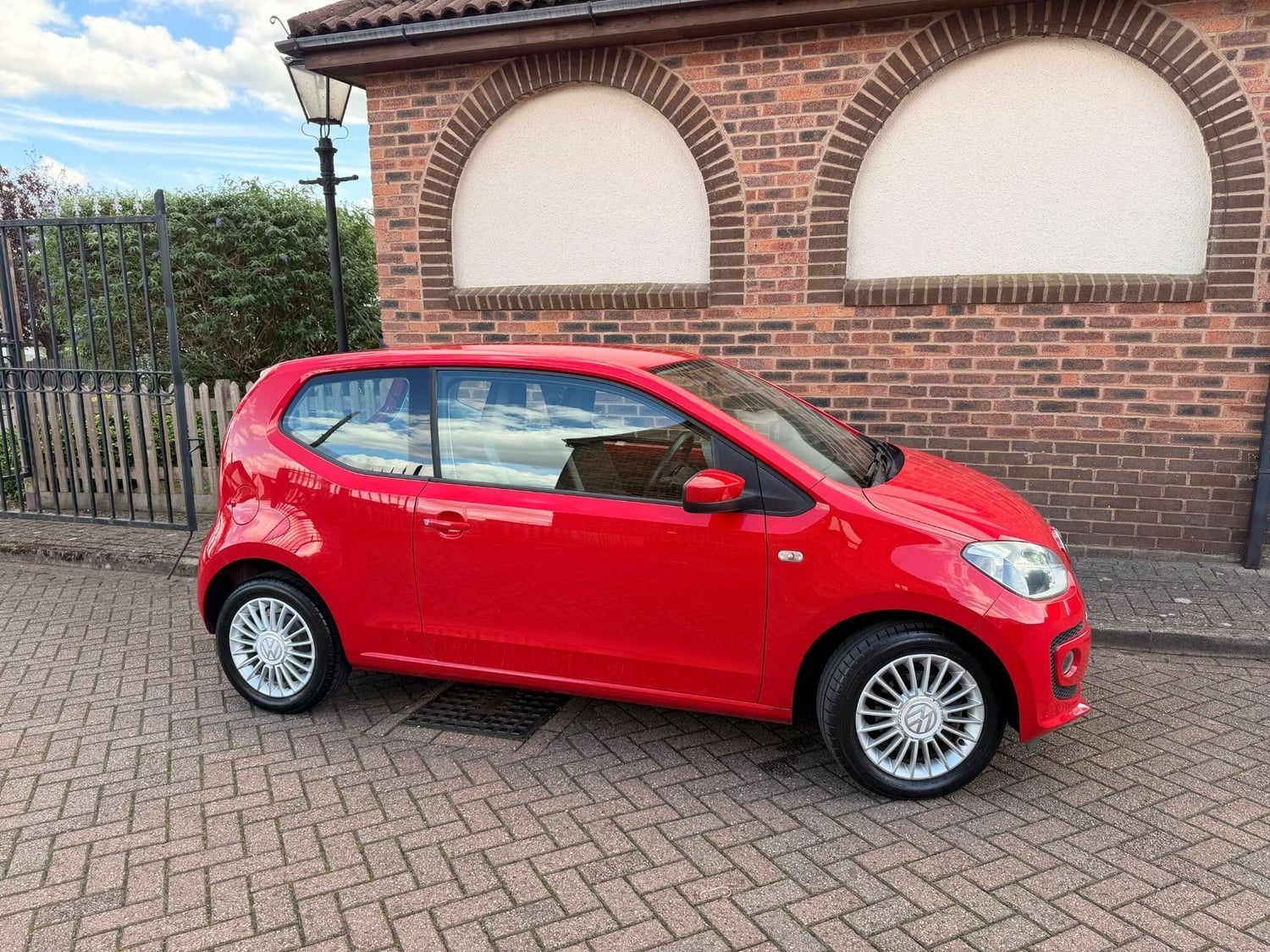 Volkswagen Up Sutton