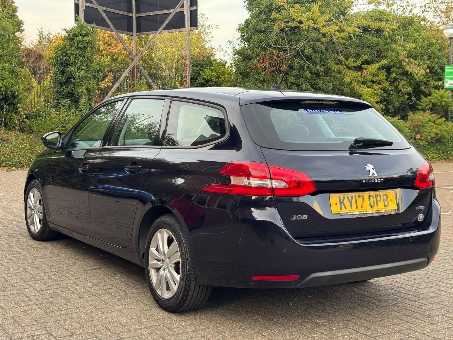Peugeot 308 SW 2017 - Cars in Hillingdon