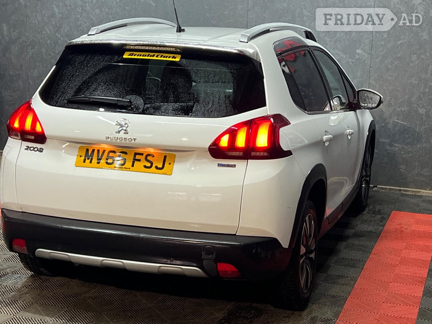 [ berth ]Peugeot 2008