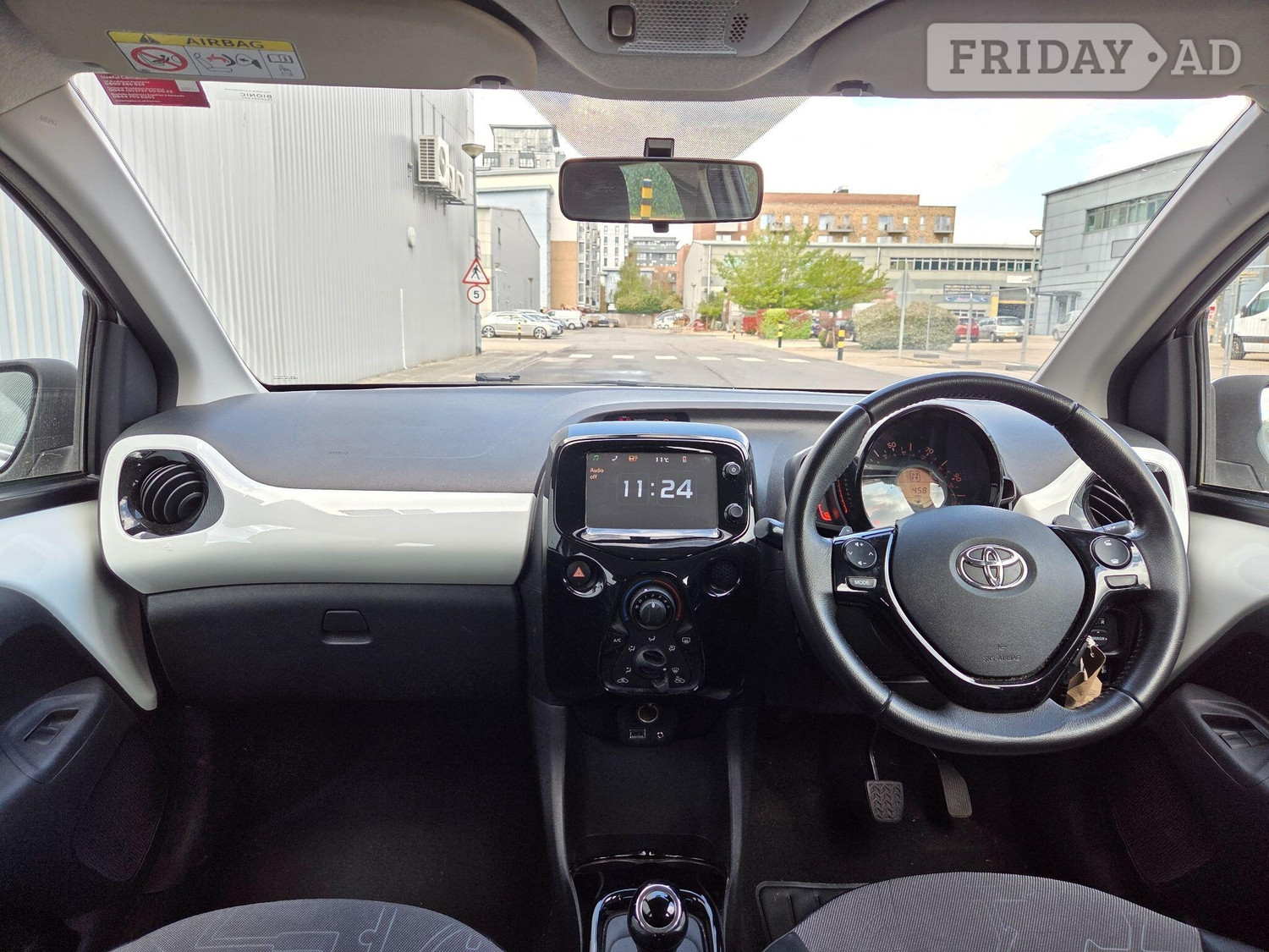 Toyota Aygo 2016 - Cars in Slough