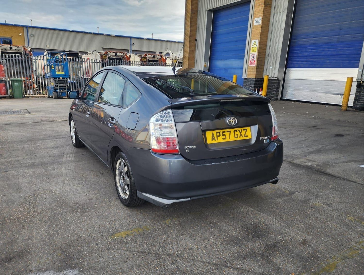 [ berth ]Toyota Prius