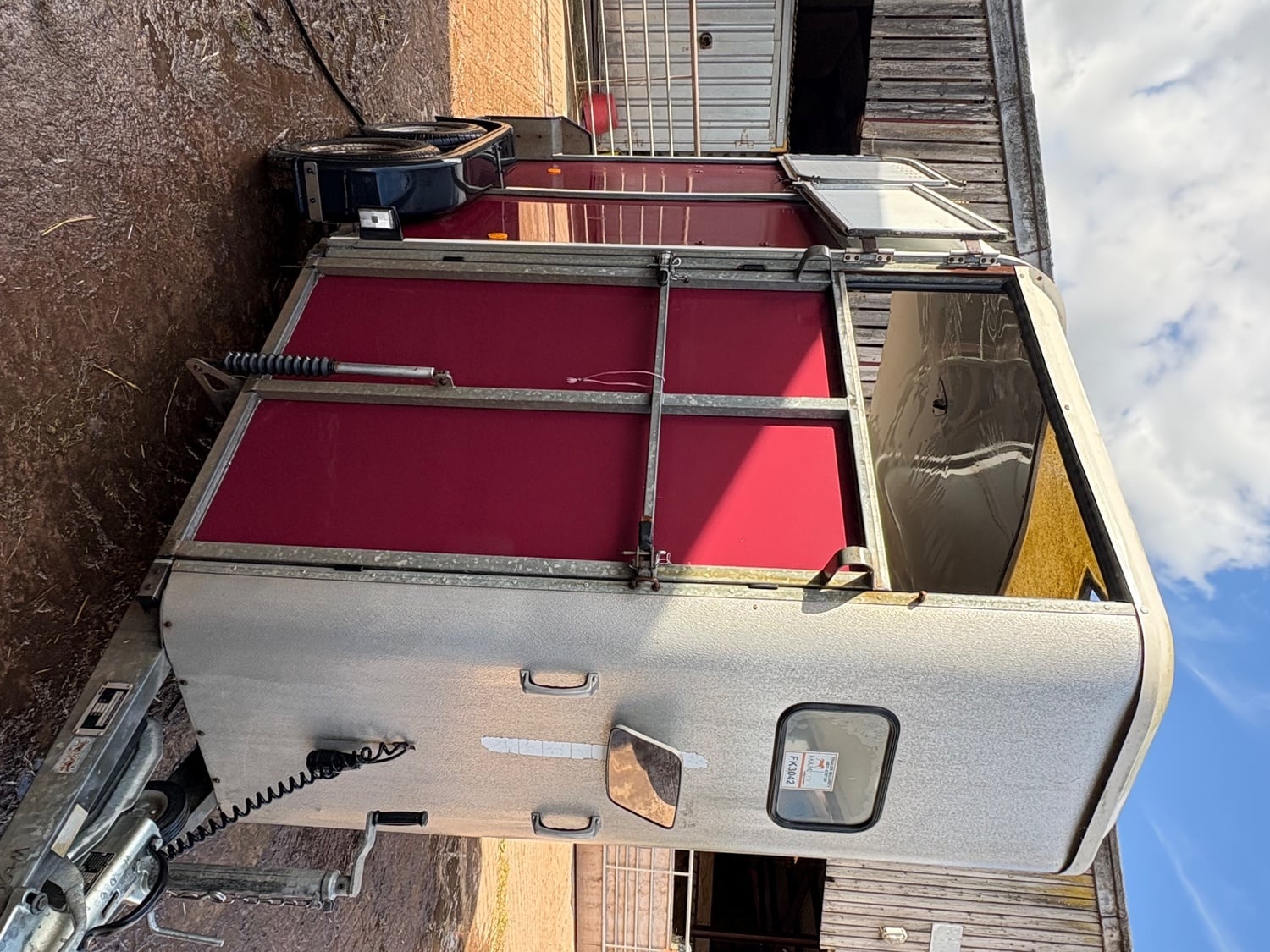 Ifor Williams HB505  Horse Trailer - Trailers & Horseboxes
