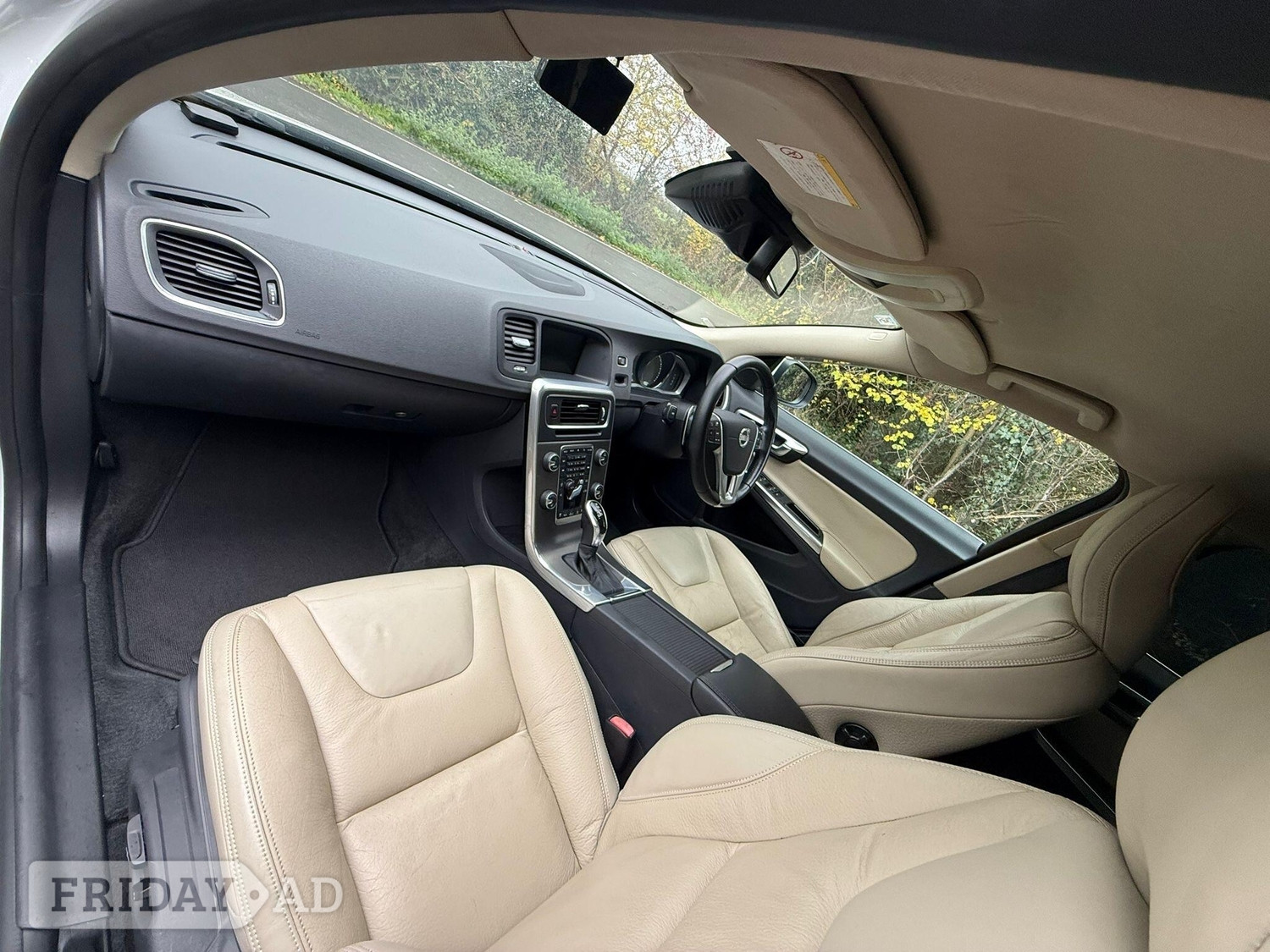 [ berth ]Volvo V60