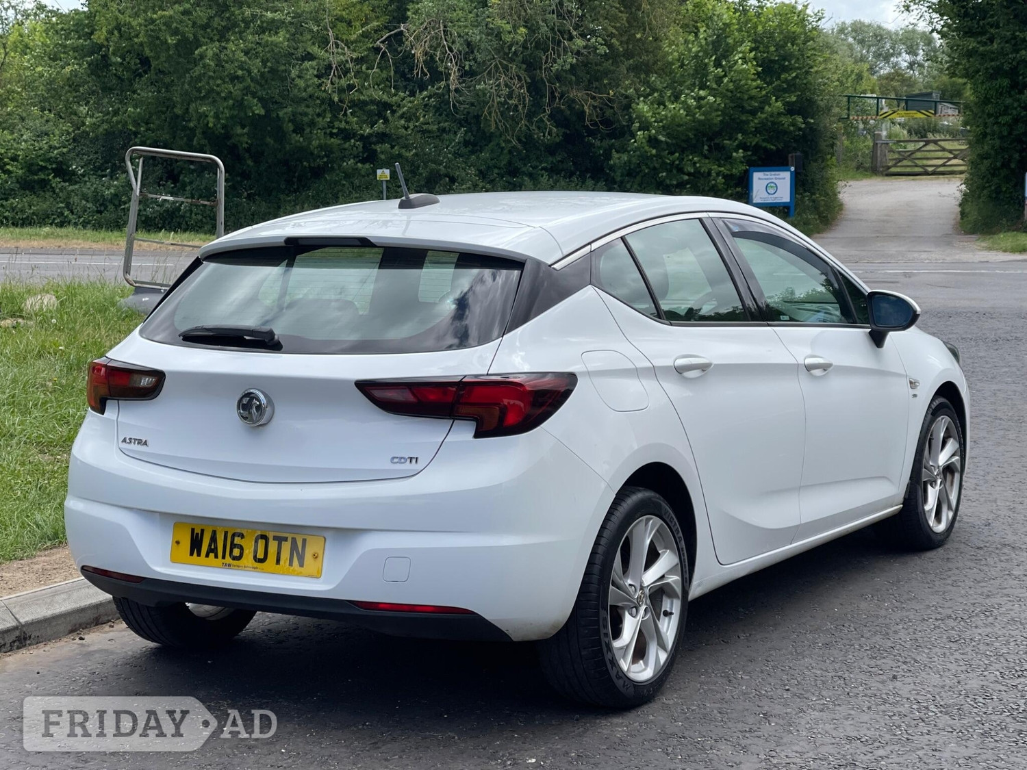 [ berth ]Vauxhall Astra