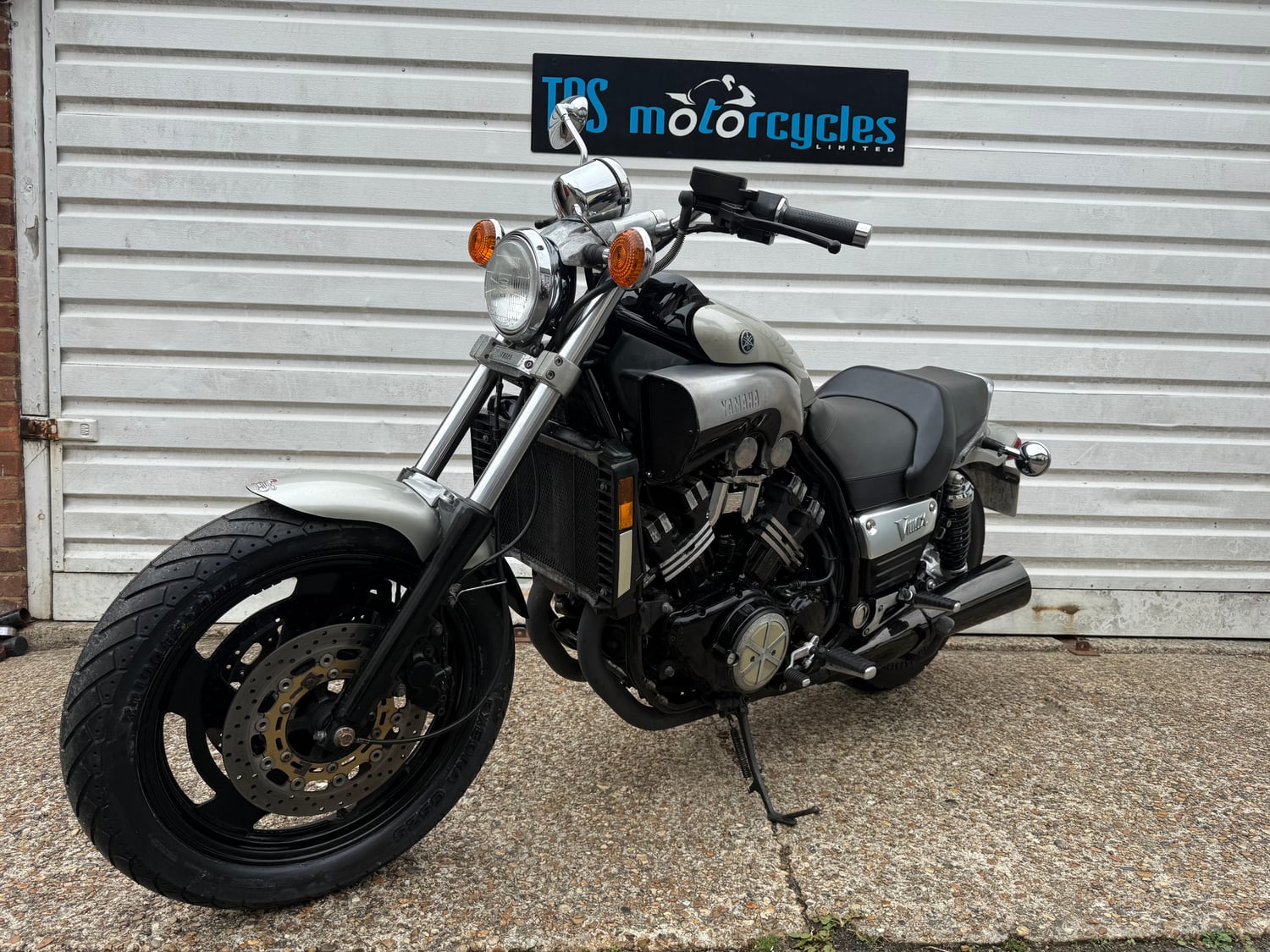 Yamaha V-Max 2006 - Motorbikes, Scooters & Quads