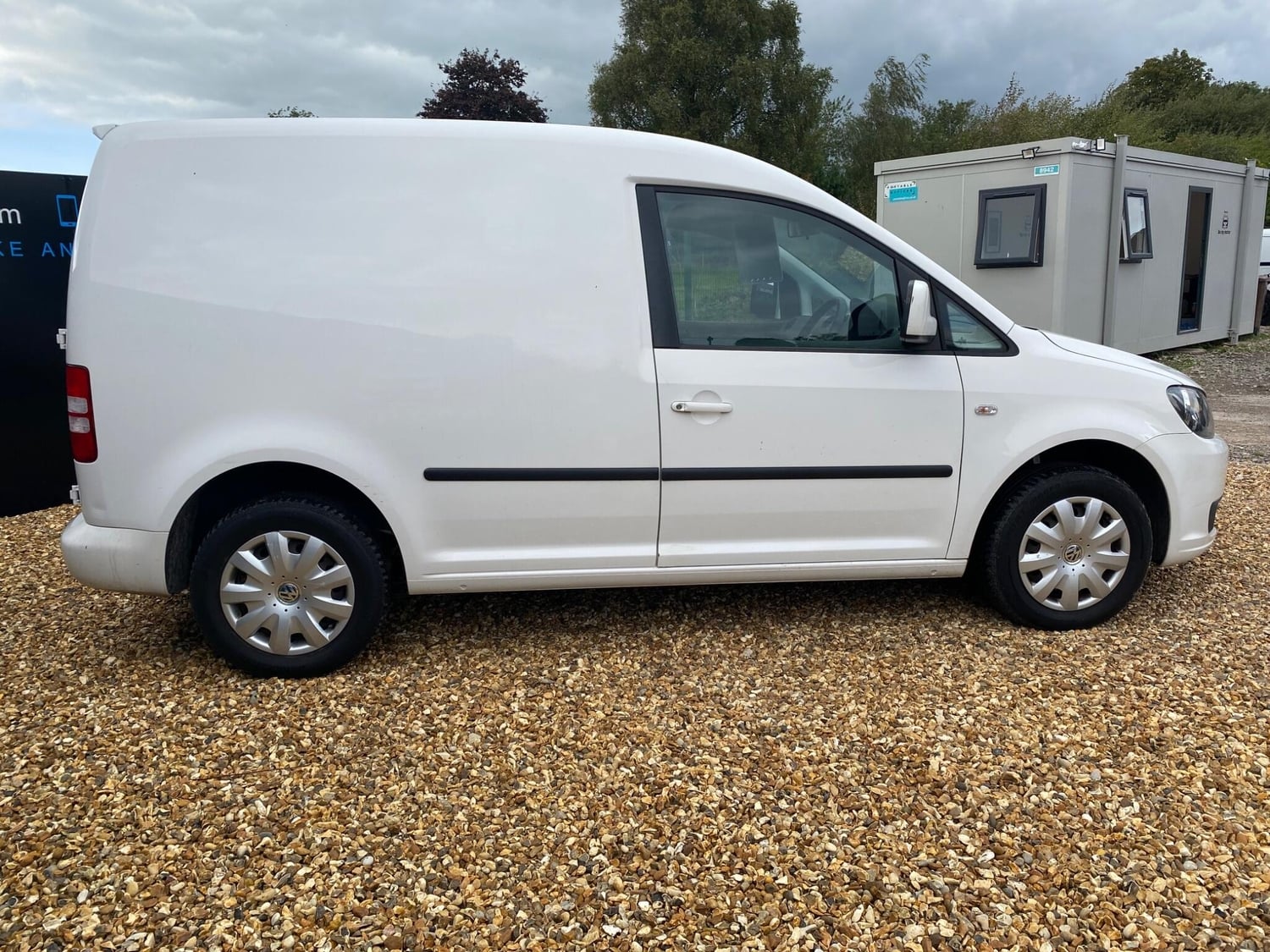 Volkswagen Caddy 2013 - Vans & Commercial Vehicles