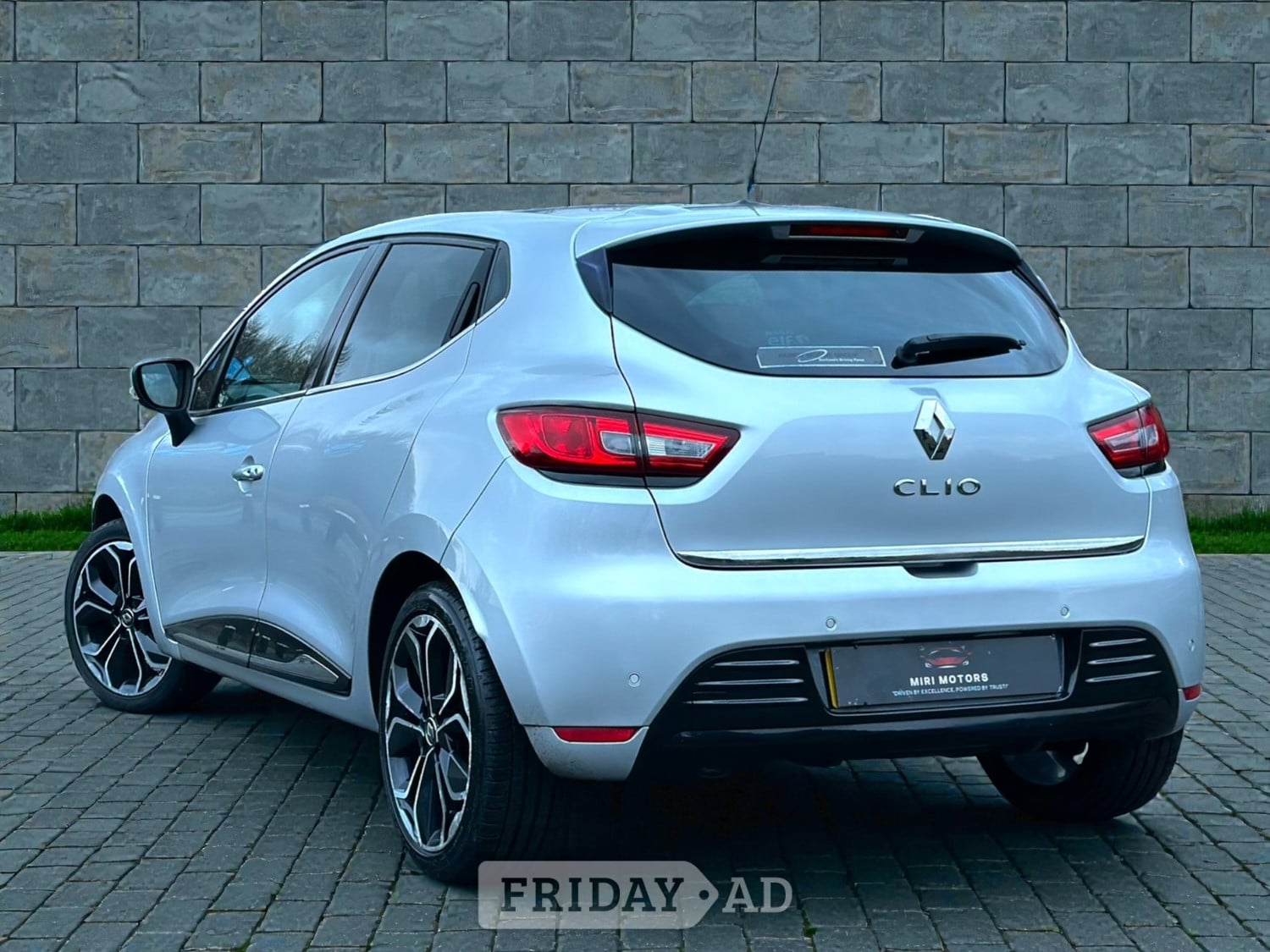 [ berth ]Renault Clio