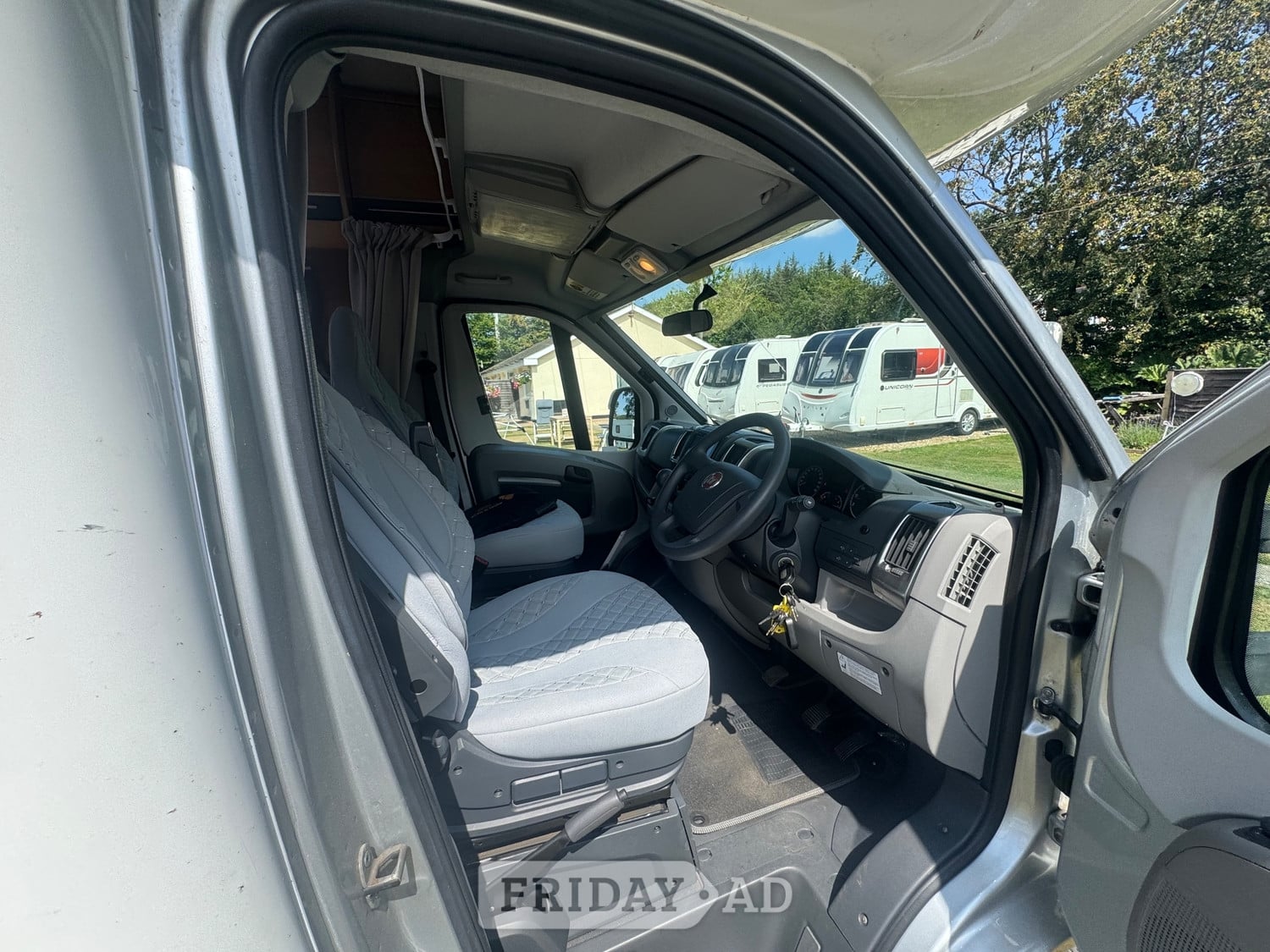 [ berth ]Auto-Trail Navajo