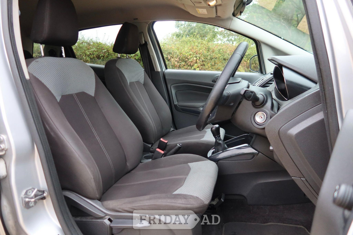 [ berth ]Ford Ecosport