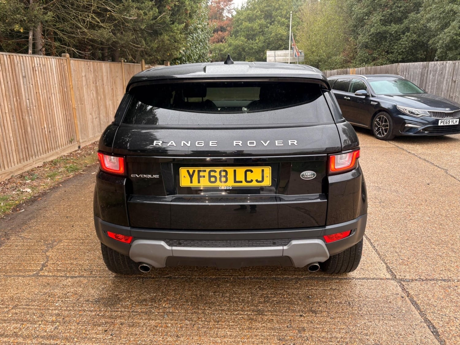 Land Rover Range Rover Evoque 2018 - Cars in Tonbridge