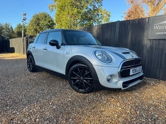 Mini Hatch 2016