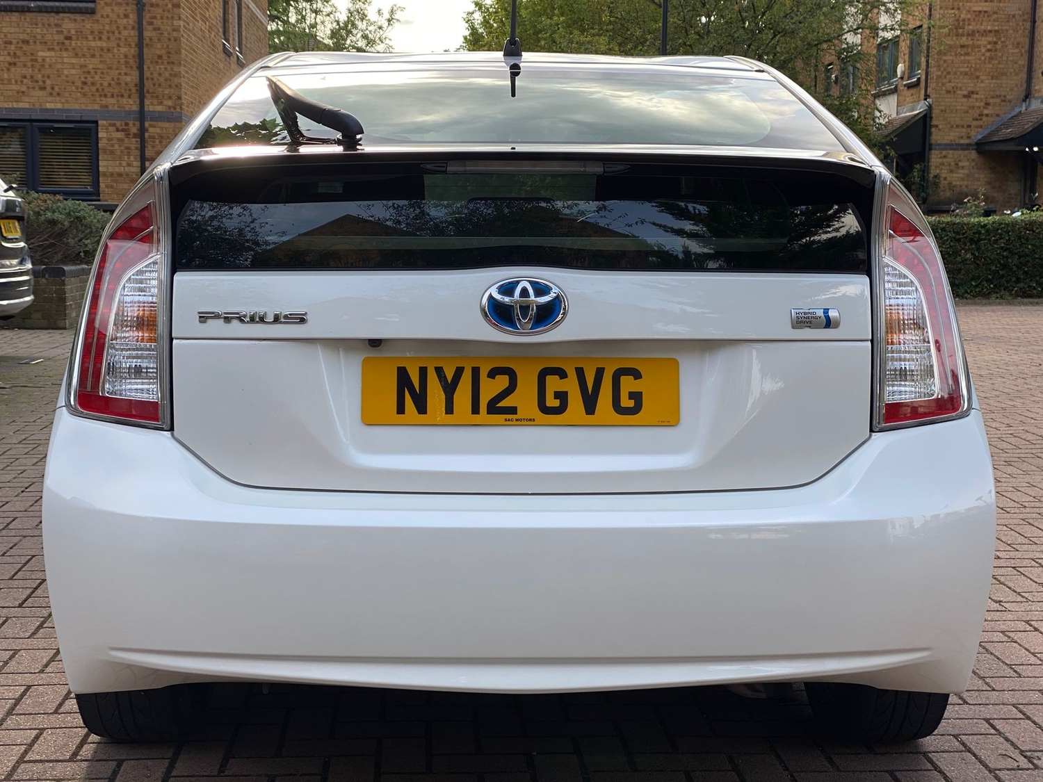 Toyota Prius 2011 - Cars