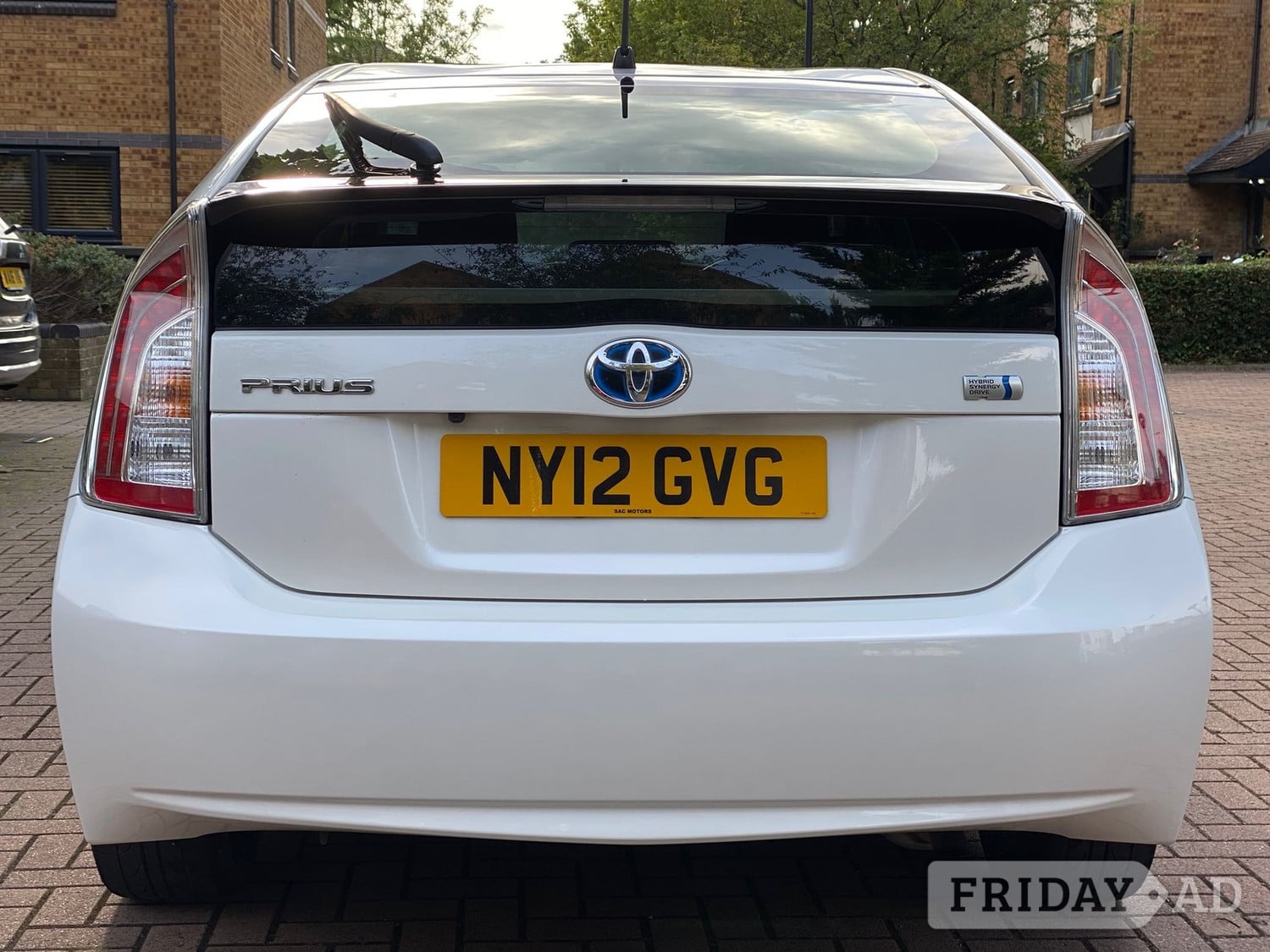 Toyota Prius 2011 - Cars