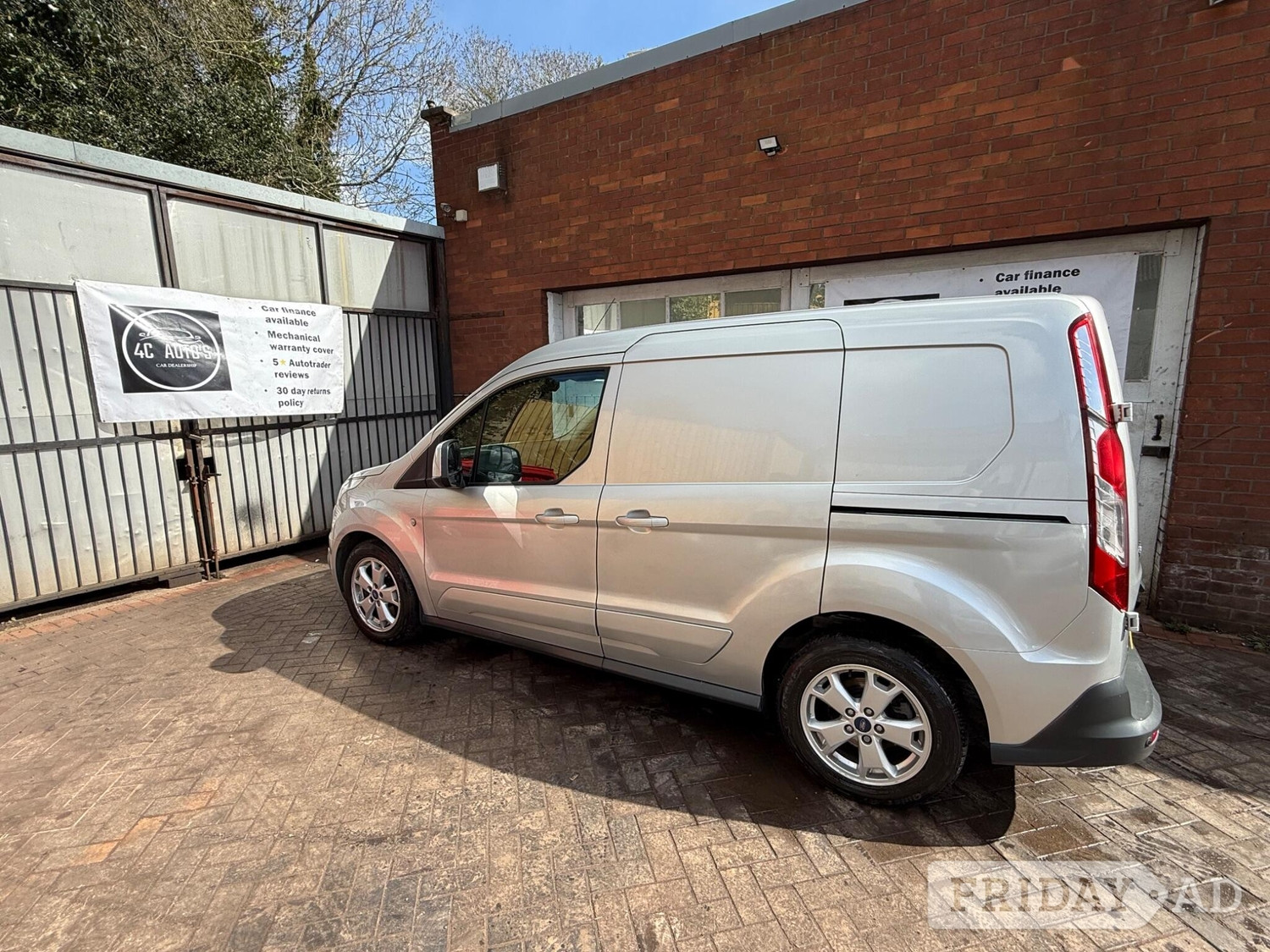 [ berth ]Ford Transit Connect