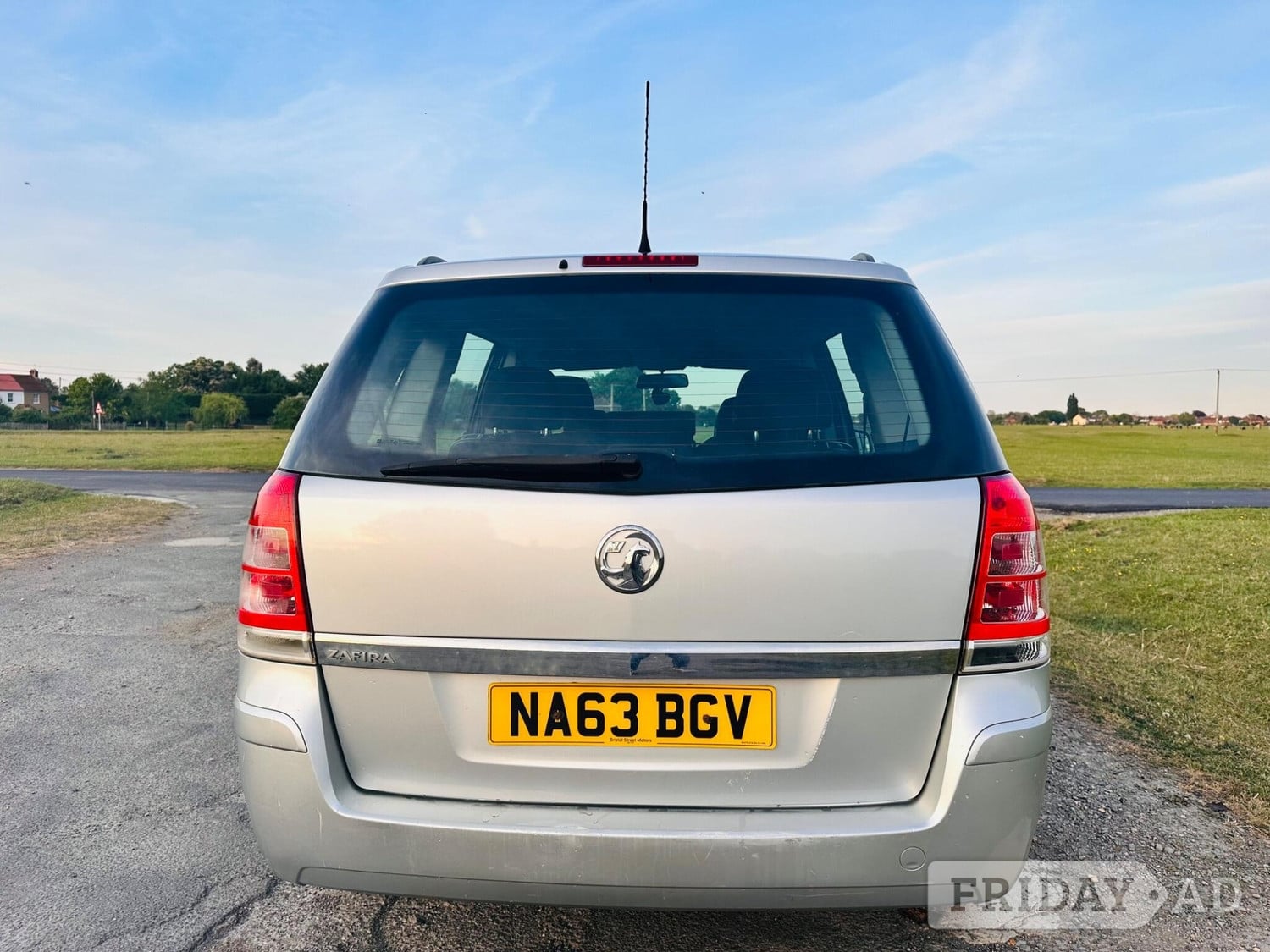 Vauxhall Zafira 2013 - Cars in Eton Wick, Windsor